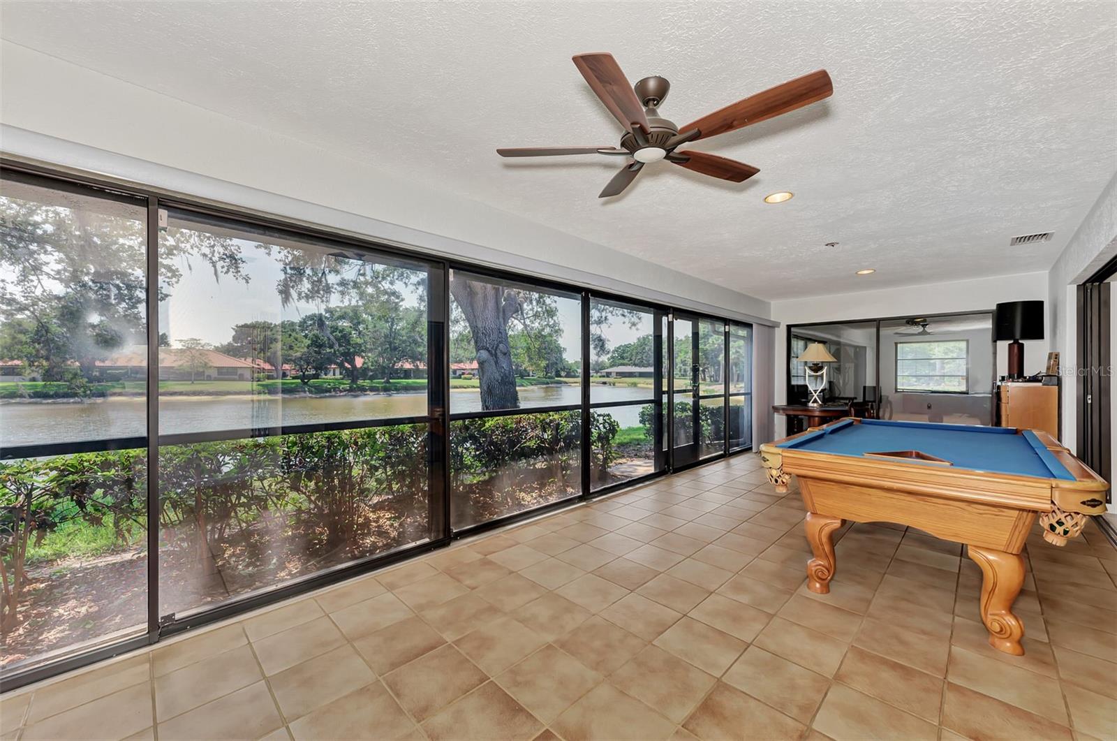 GOLF POINTE AT PALM-AIRE CC SEC 1 PH D - Residential Lease