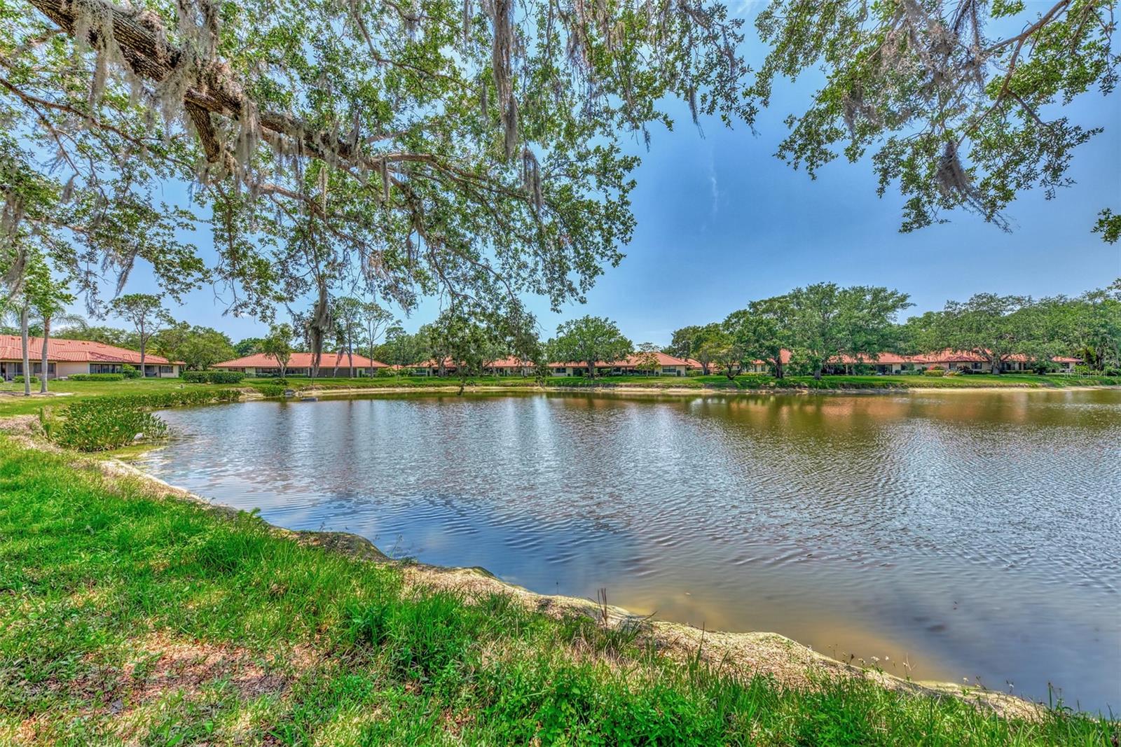 GOLF POINTE AT PALM-AIRE CC SEC 1 PH D - Residential Lease