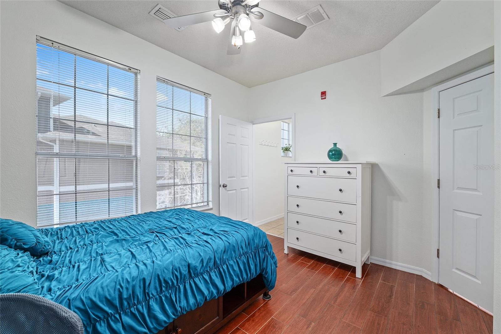 CAMPUS VIEW NORTH - Residential