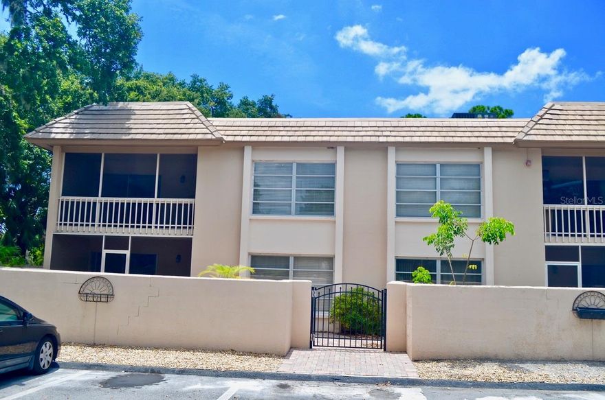 Annual rental - unfurnished. One step away from Siesta Key, Sarasota Memorial and Hillview. West of the trail. Beautiful condo in Oasis on Osprey. 2 bedrooms, 2 bathrooms. All tiled for easy maintenance. Granite countertop in kitchen. Vacant and move-in ready. Sorry no pets. Application fee $75 + HOA application fee $100