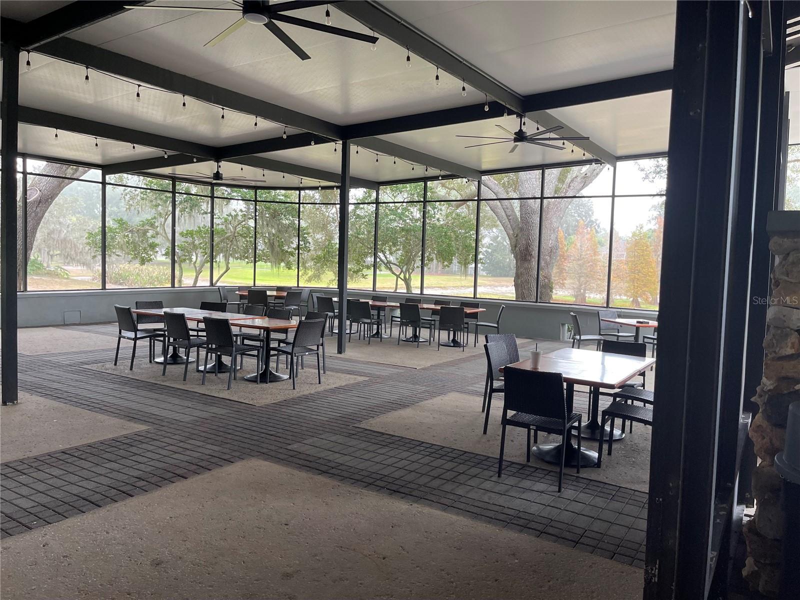 RIVER HILLS COUNTRY CLUB PH - Residential