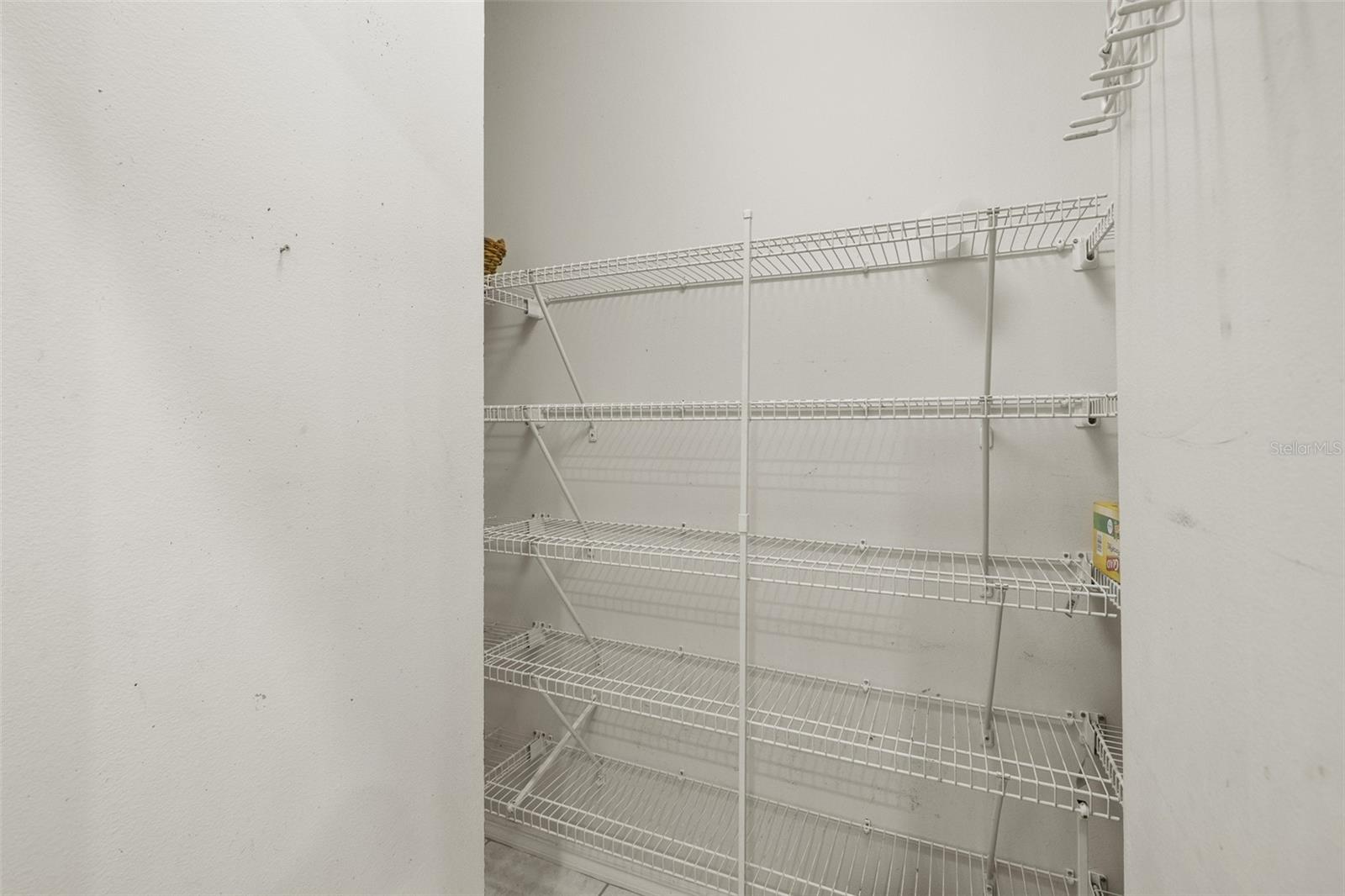 RIVER HILLS COUNTRY CLUB PH - Residential