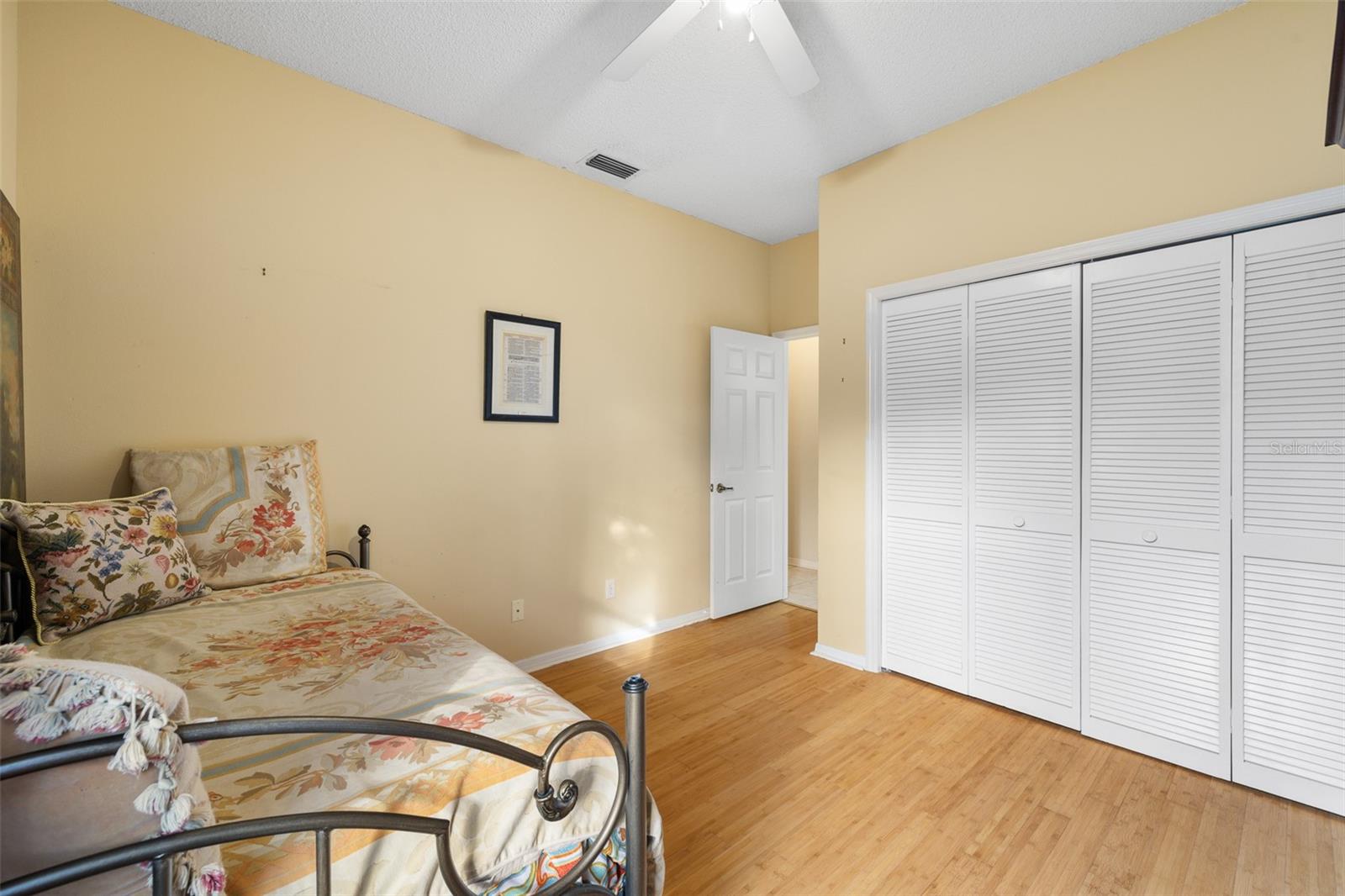 RIVER HILLS COUNTRY CLUB PH - Residential