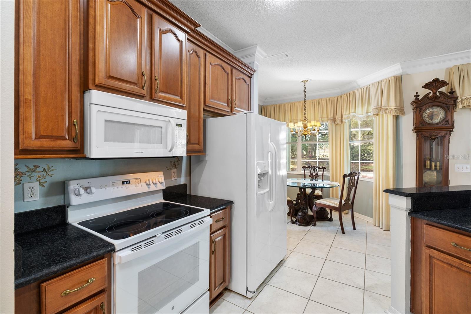 RIVER HILLS COUNTRY CLUB PH - Residential