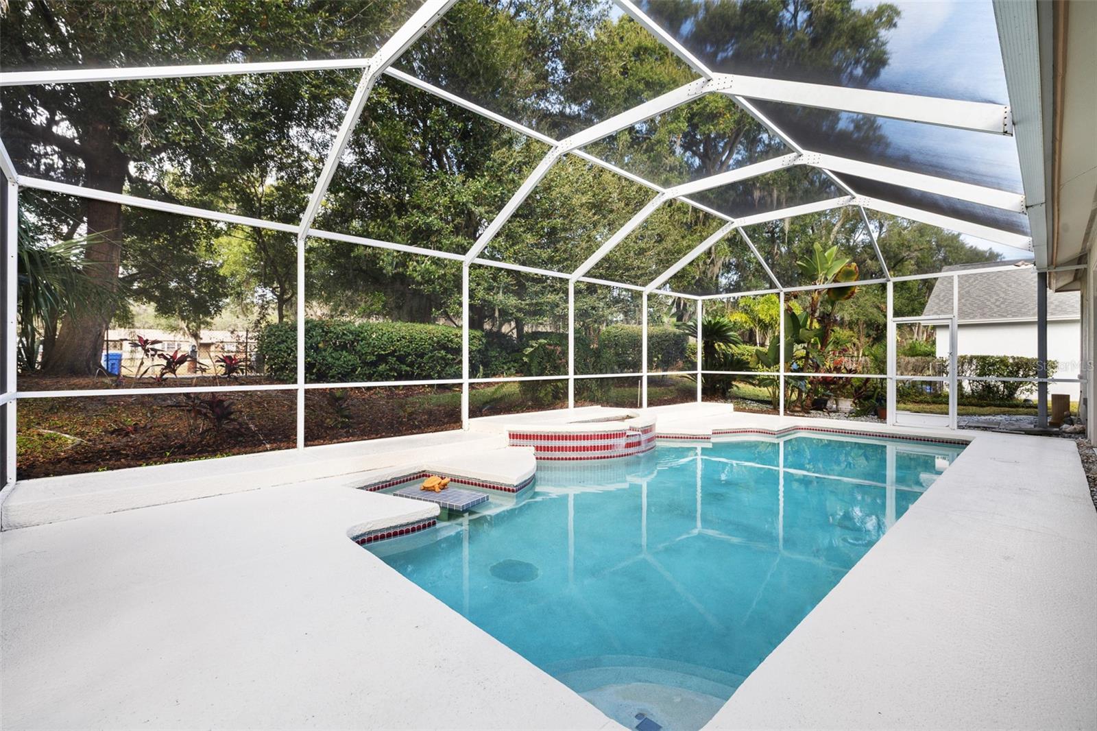 RIVER HILLS COUNTRY CLUB PH - Residential