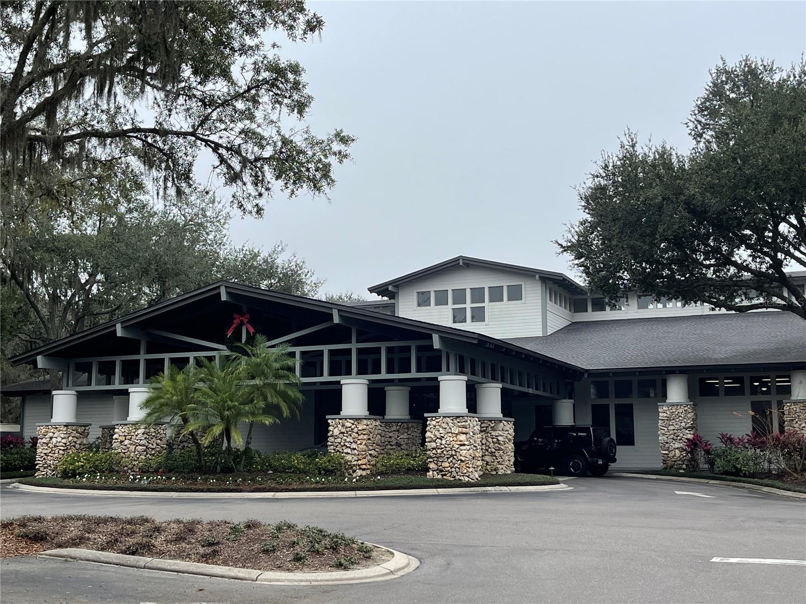 RIVER HILLS COUNTRY CLUB PH - Residential