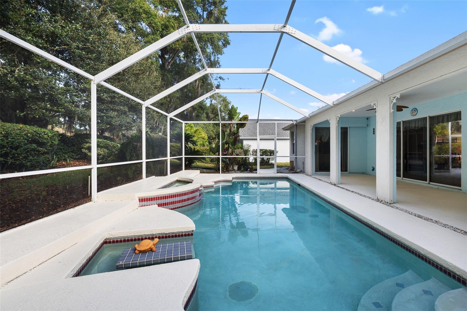 RIVER HILLS COUNTRY CLUB PH - Residential