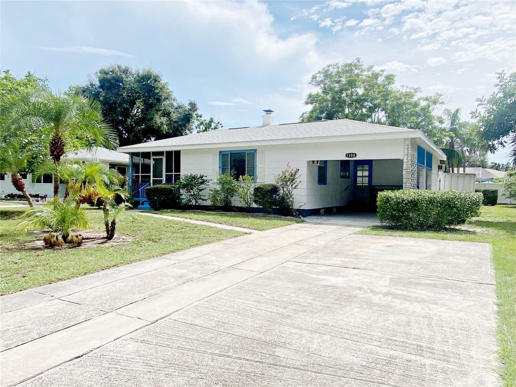 Photo of 1308 Essex Drive N, St Petersburg, FL 33710 (MLS # TB8547646)