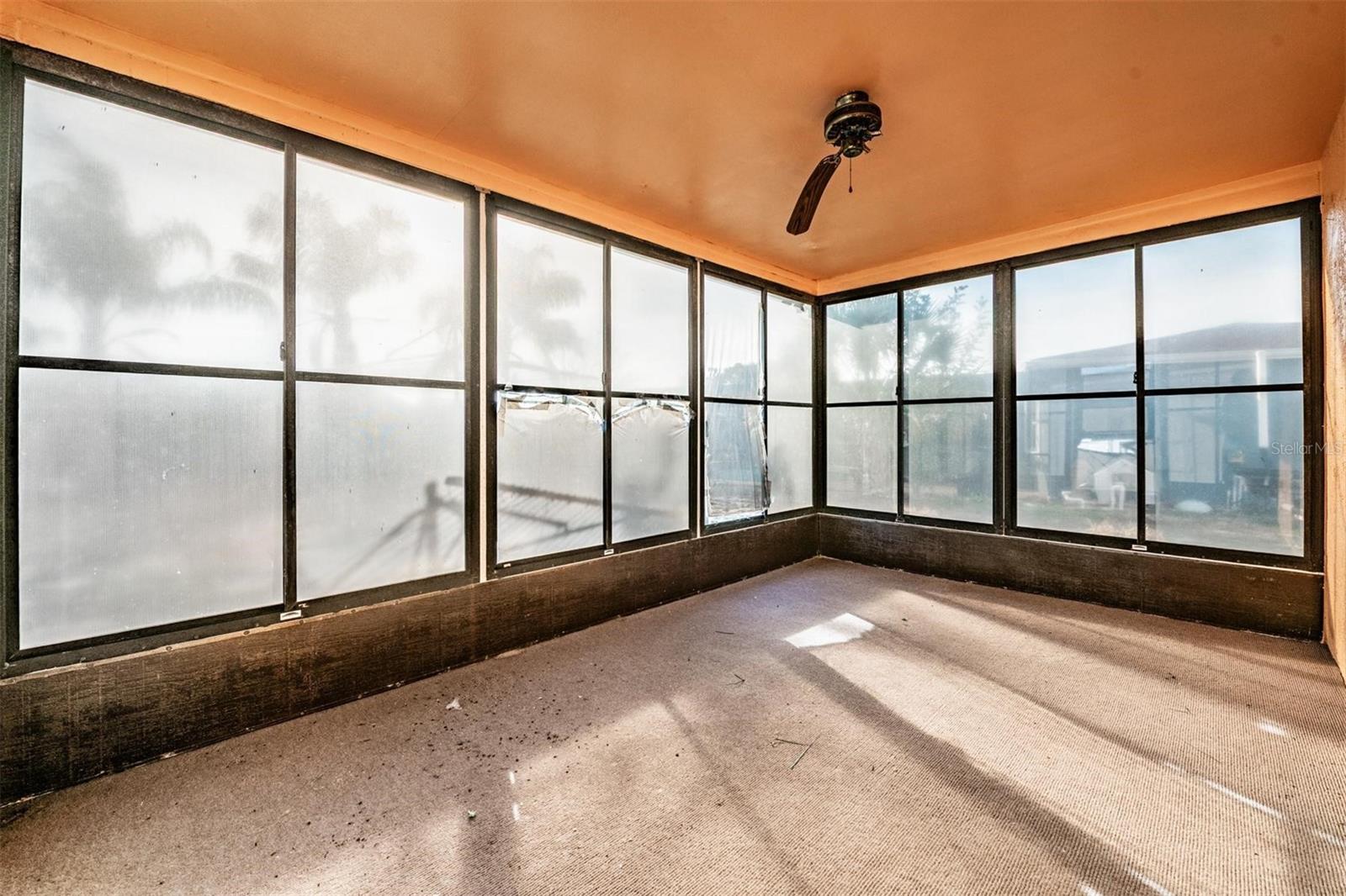 THE LAKES - Residential