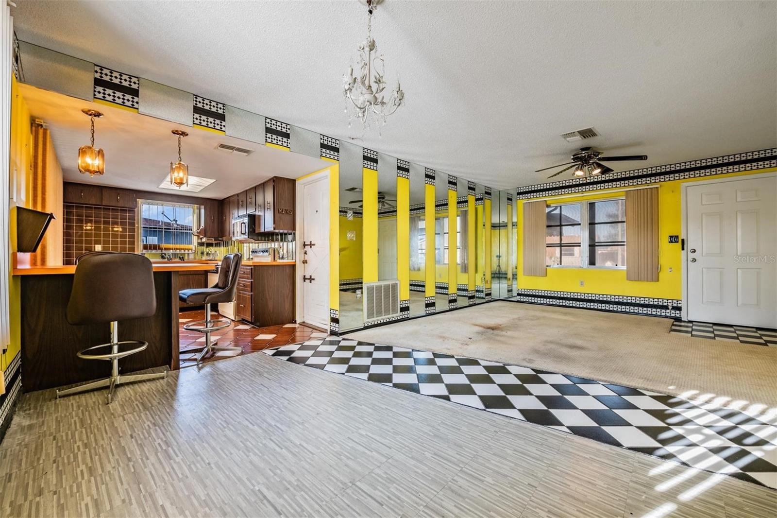 THE LAKES - Residential