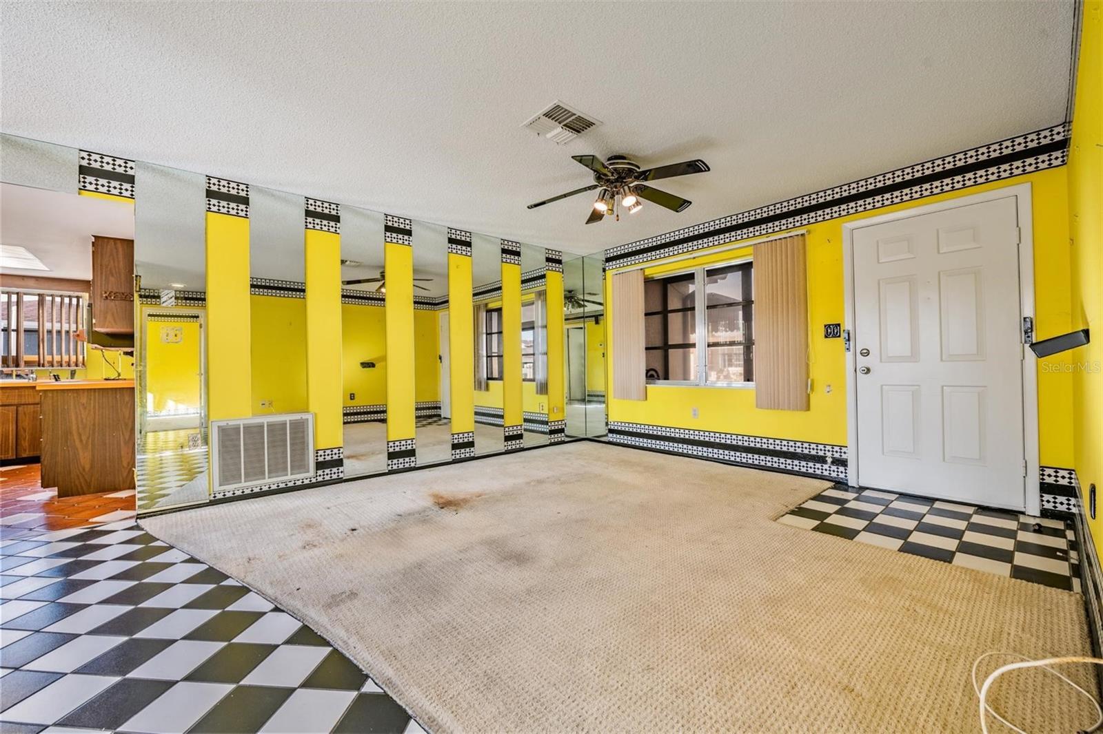 THE LAKES - Residential