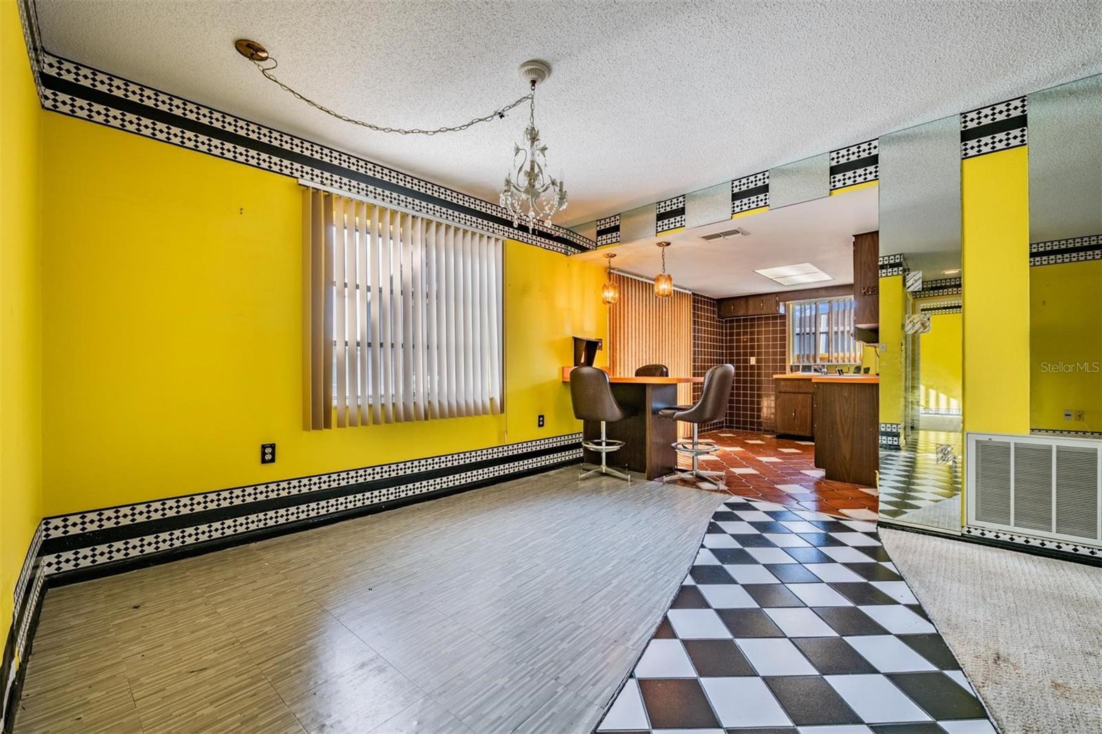 THE LAKES - Residential