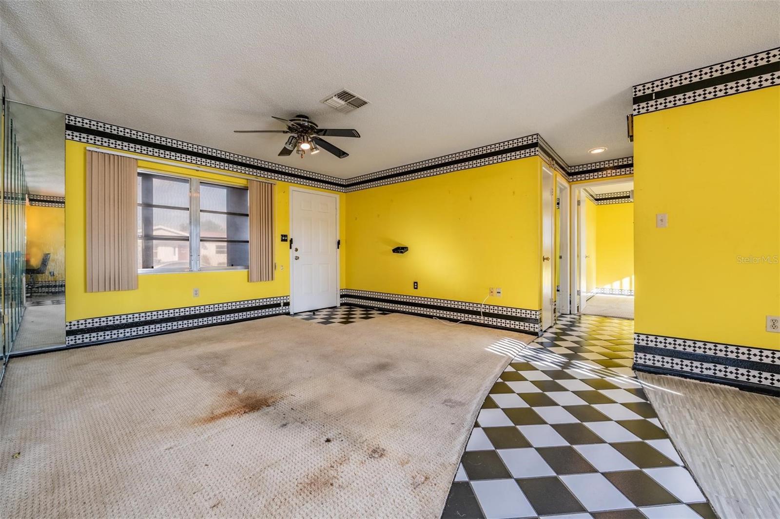 THE LAKES - Residential