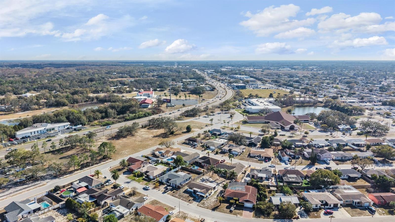 THE LAKES - Residential