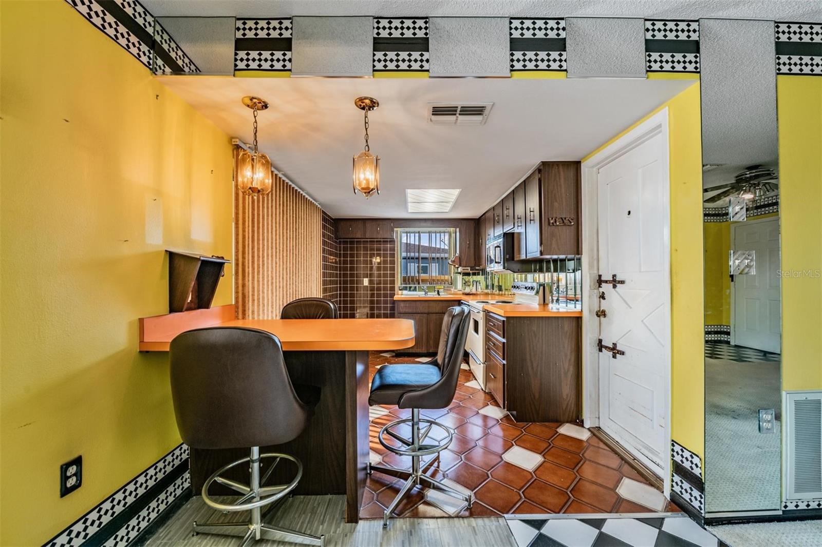 THE LAKES - Residential