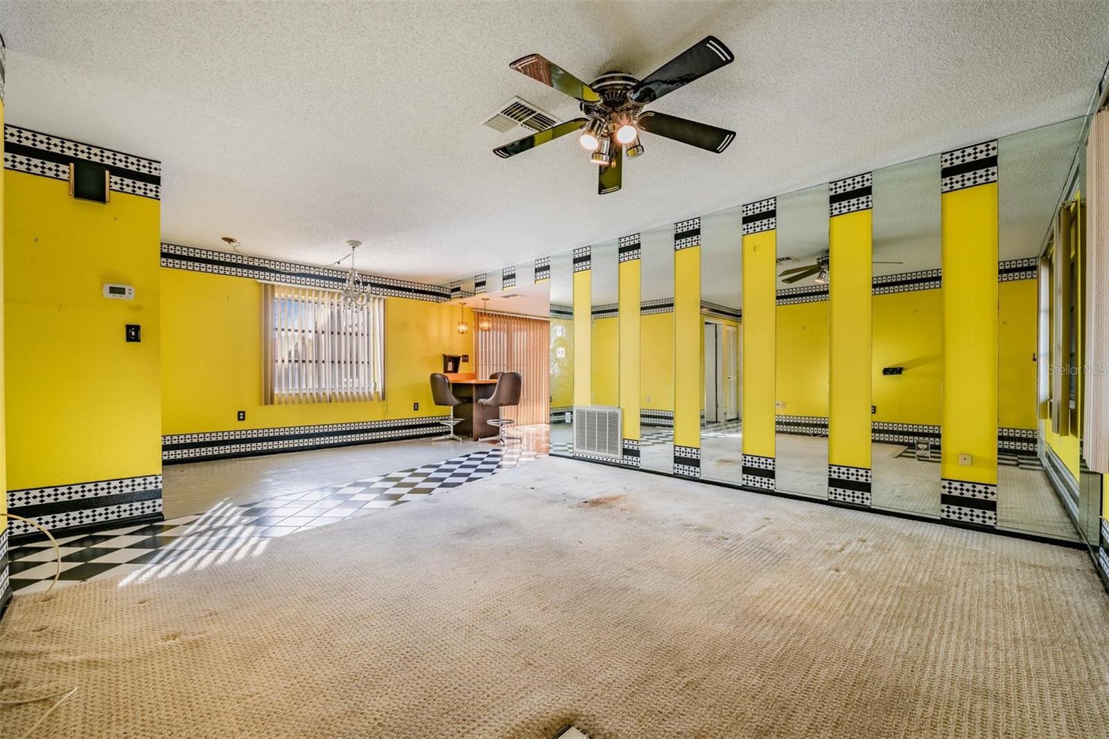 THE LAKES - Residential