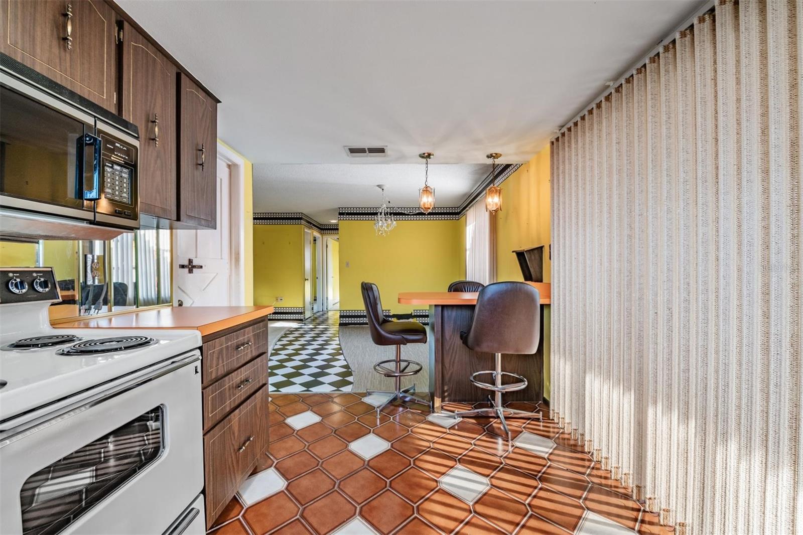 THE LAKES - Residential