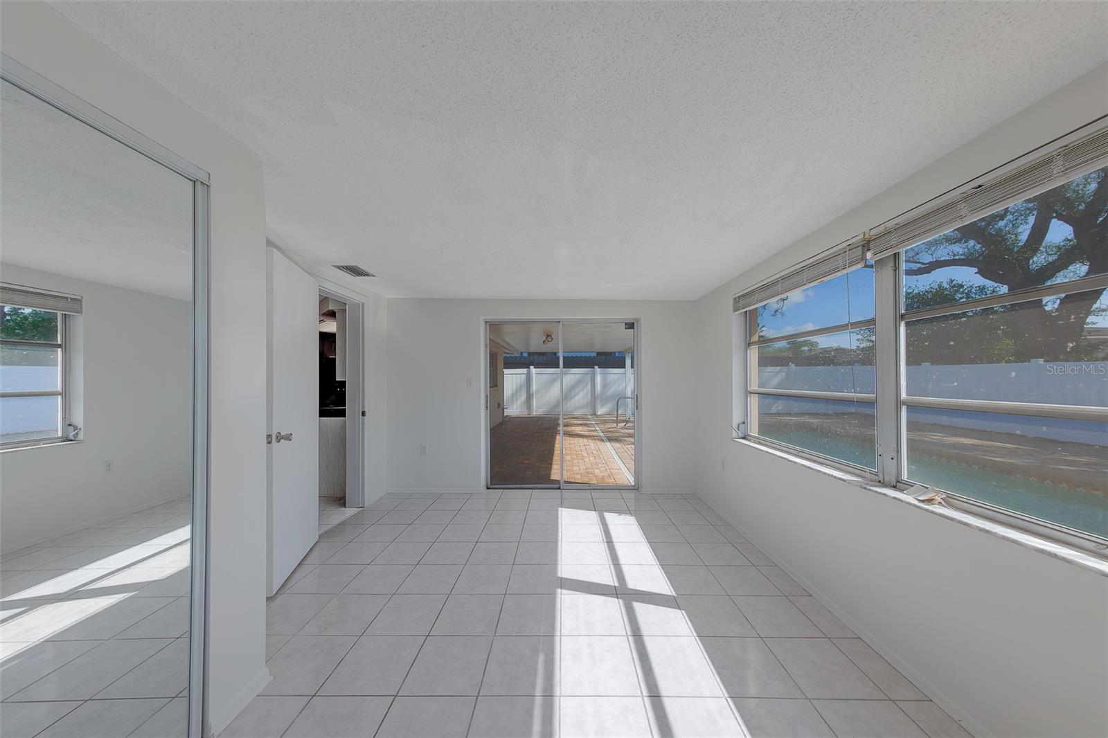 REGENCY PARK - Residential