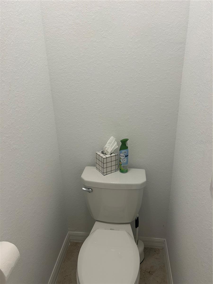 GRAN PARADISO TWNHMS 1B - Residential Lease