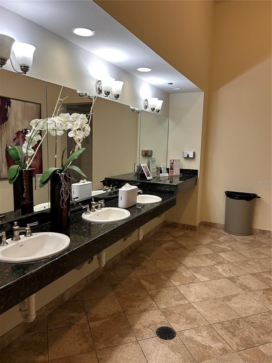 GRAN PARADISO TWNHMS 1B - Residential Lease