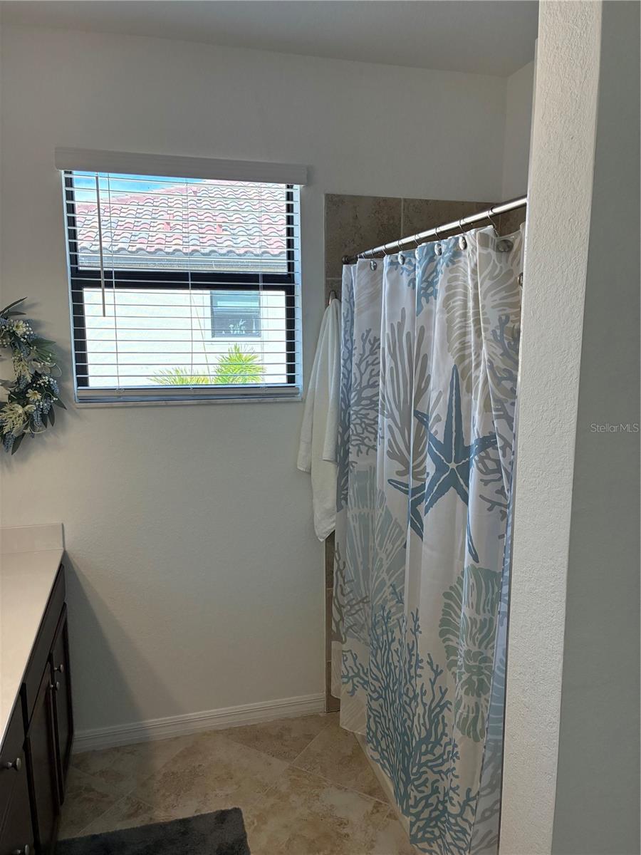 GRAN PARADISO TWNHMS 1B - Residential Lease