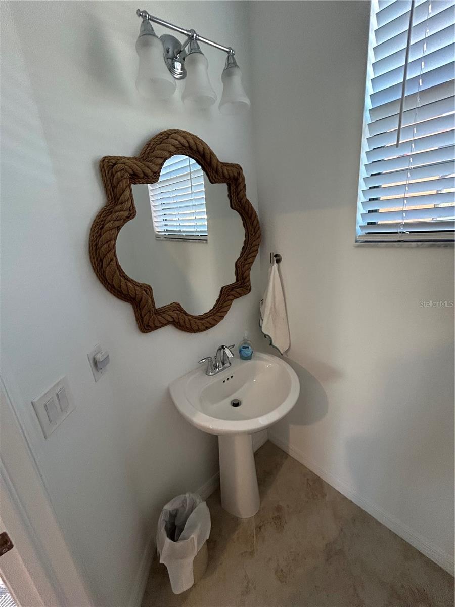 GRAN PARADISO TWNHMS 1B - Residential Lease