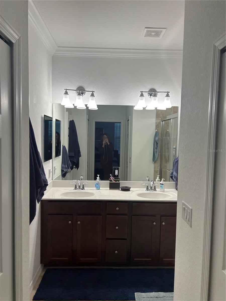 GRAN PARADISO TWNHMS 1B - Residential Lease