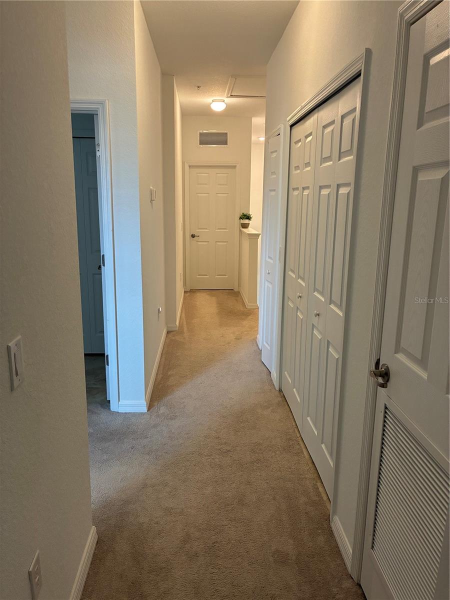 GRAN PARADISO TWNHMS 1B - Residential Lease