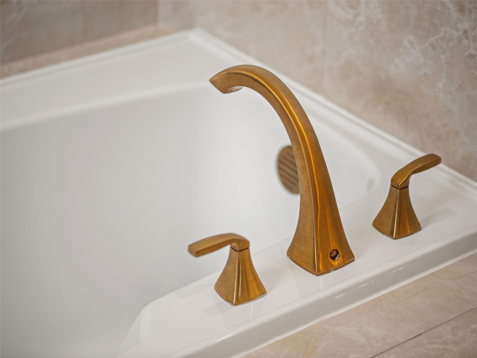 APSHAWA GROVES - Residential