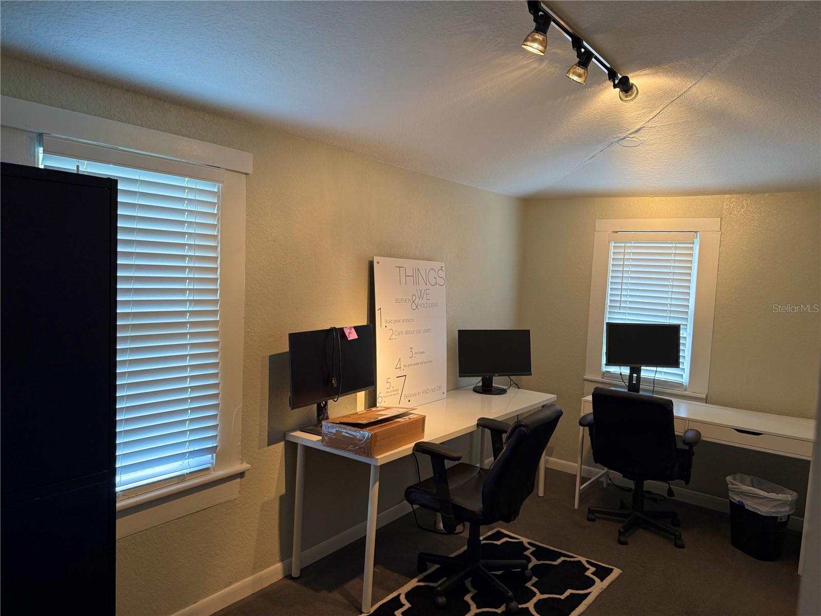 PACKWOOD - Commercial Lease