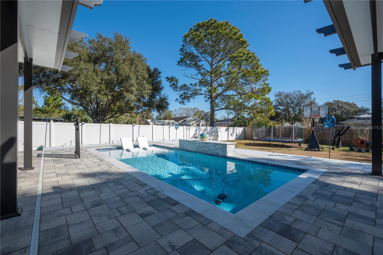 2813 ABINGTON AVENUE