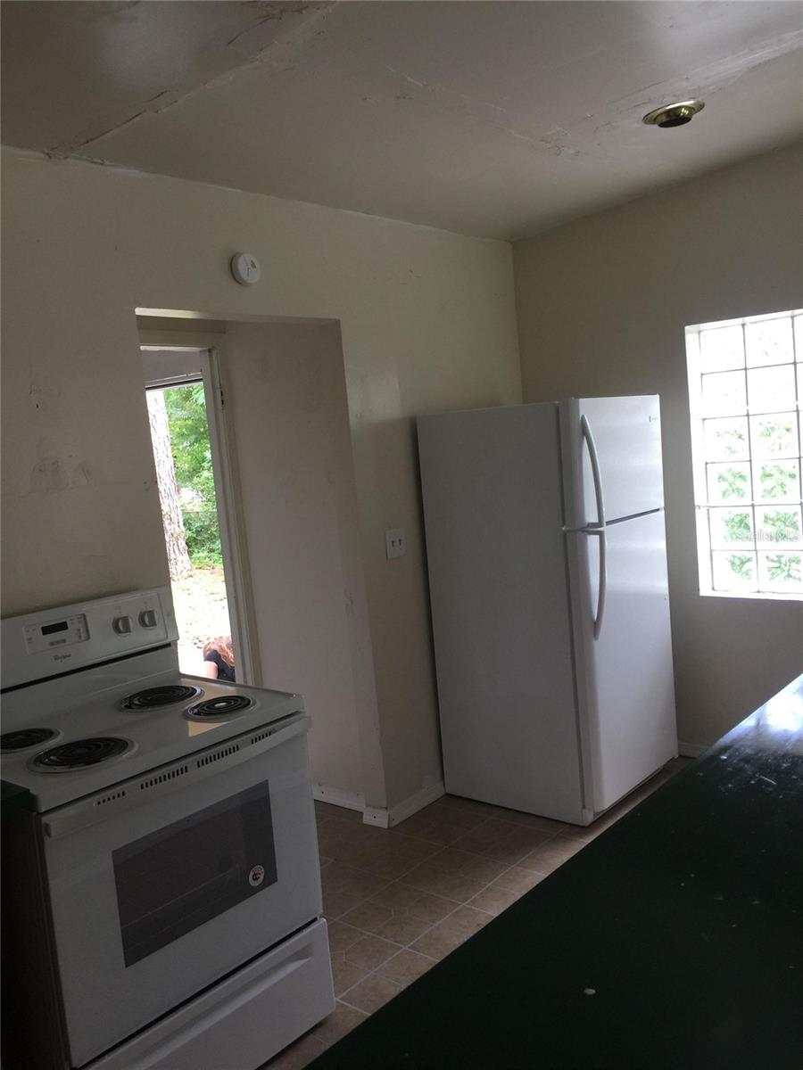 MAGNOLIA MANOR - Residential Lease