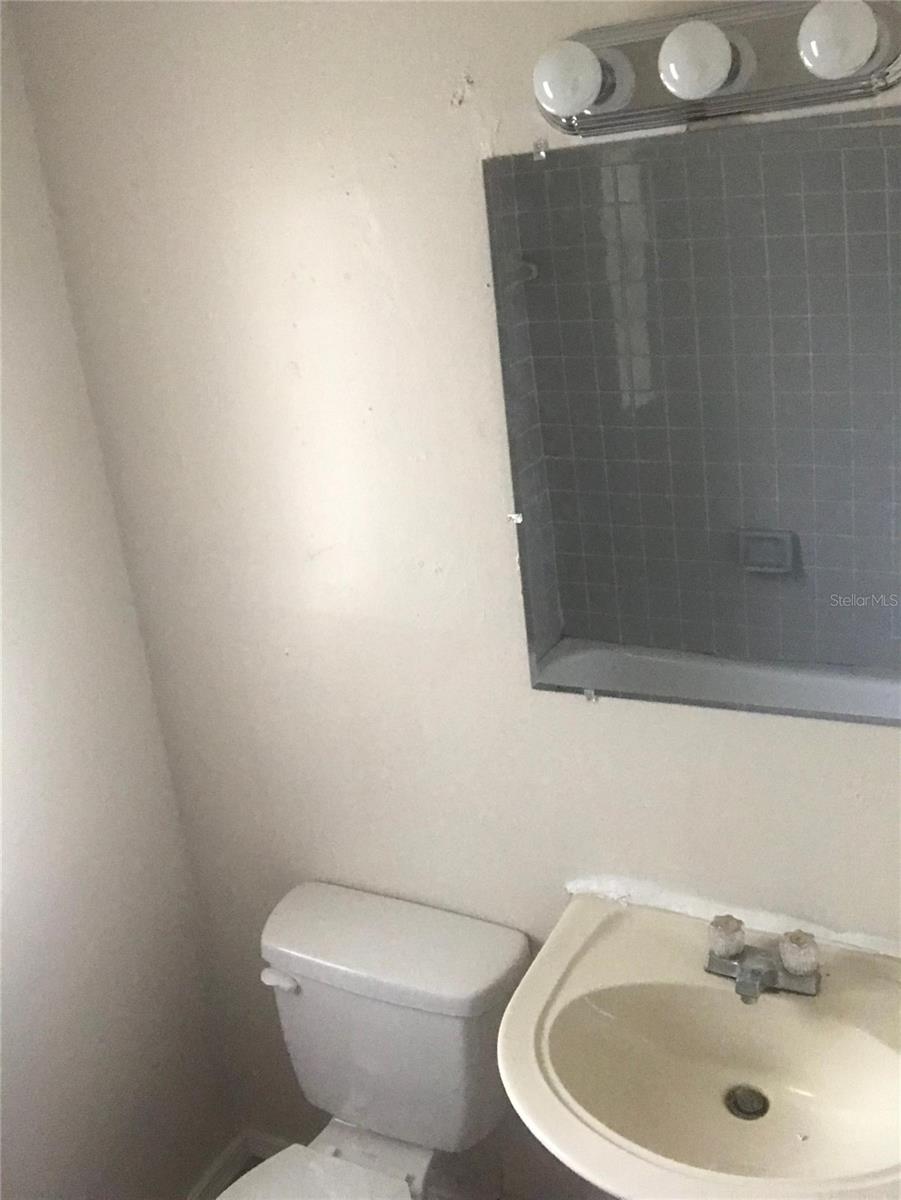 MAGNOLIA MANOR - Residential Lease