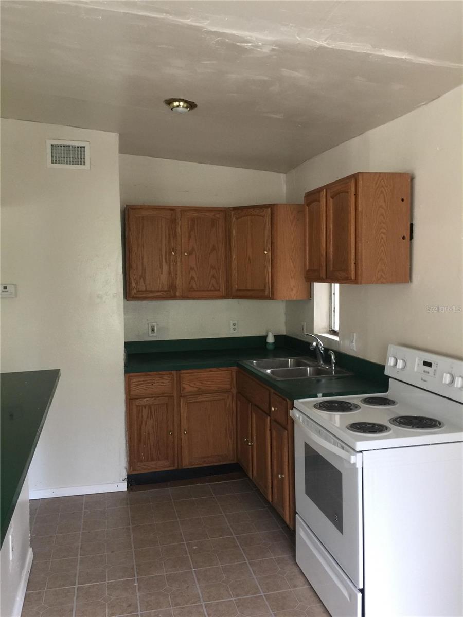 MAGNOLIA MANOR - Residential Lease