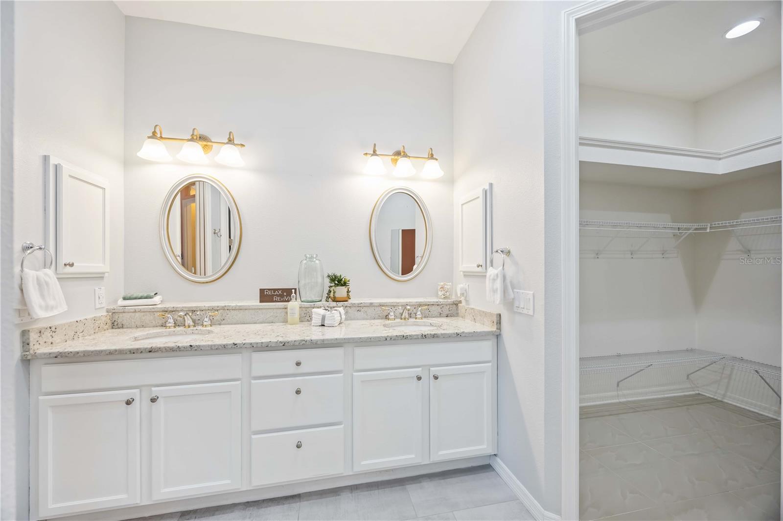 PALMA SOLA TRACE - Residential