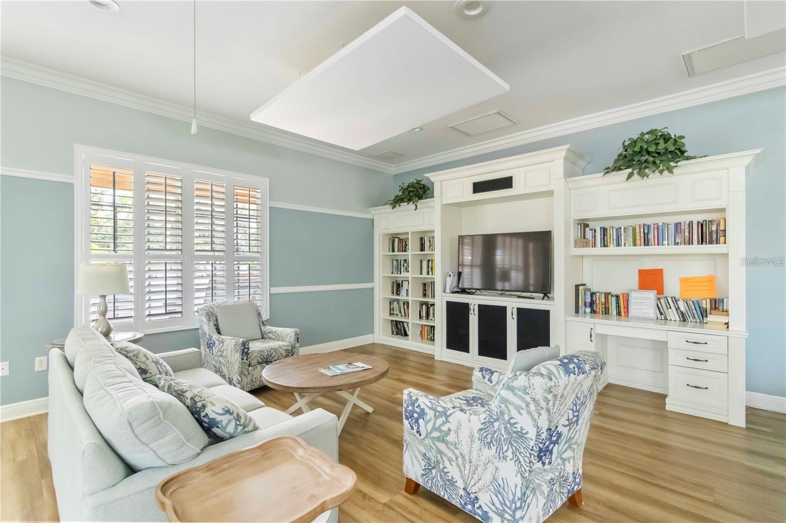 PALMA SOLA TRACE - Residential