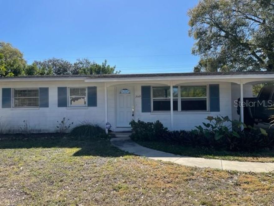 Large 3 bedroom 1 bath home in Bradenton. The home has a large living room, dining area and large kitchen all with ceramic tile floors. There are 3 good sized bedrooms, bathroom with a tub and a laundry room. The property has a carport, large yard and is in close proximity to major highways, Lecom Park, shopping and restaurants.