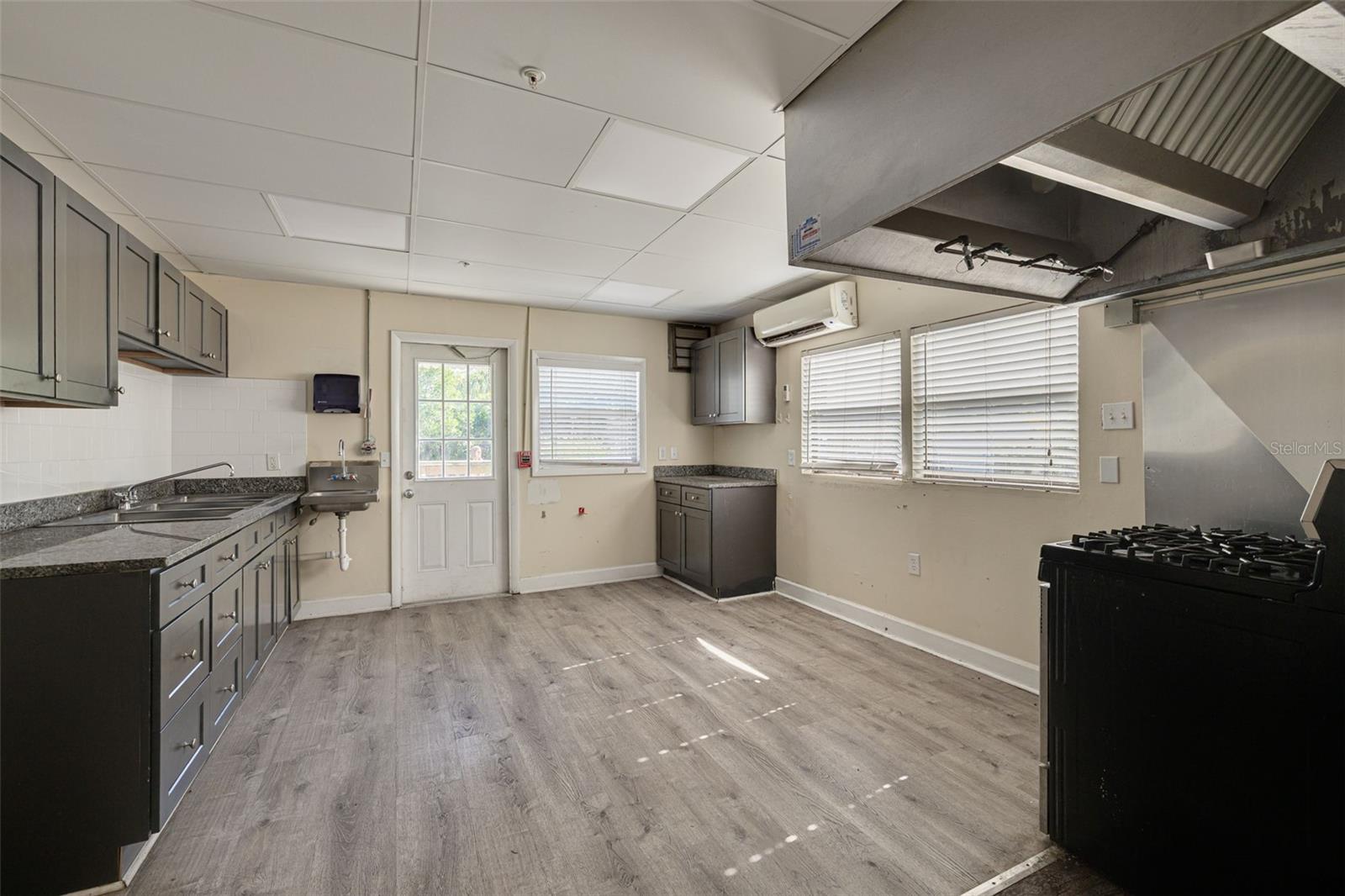 WHITMIRES W S - Commercial Sale