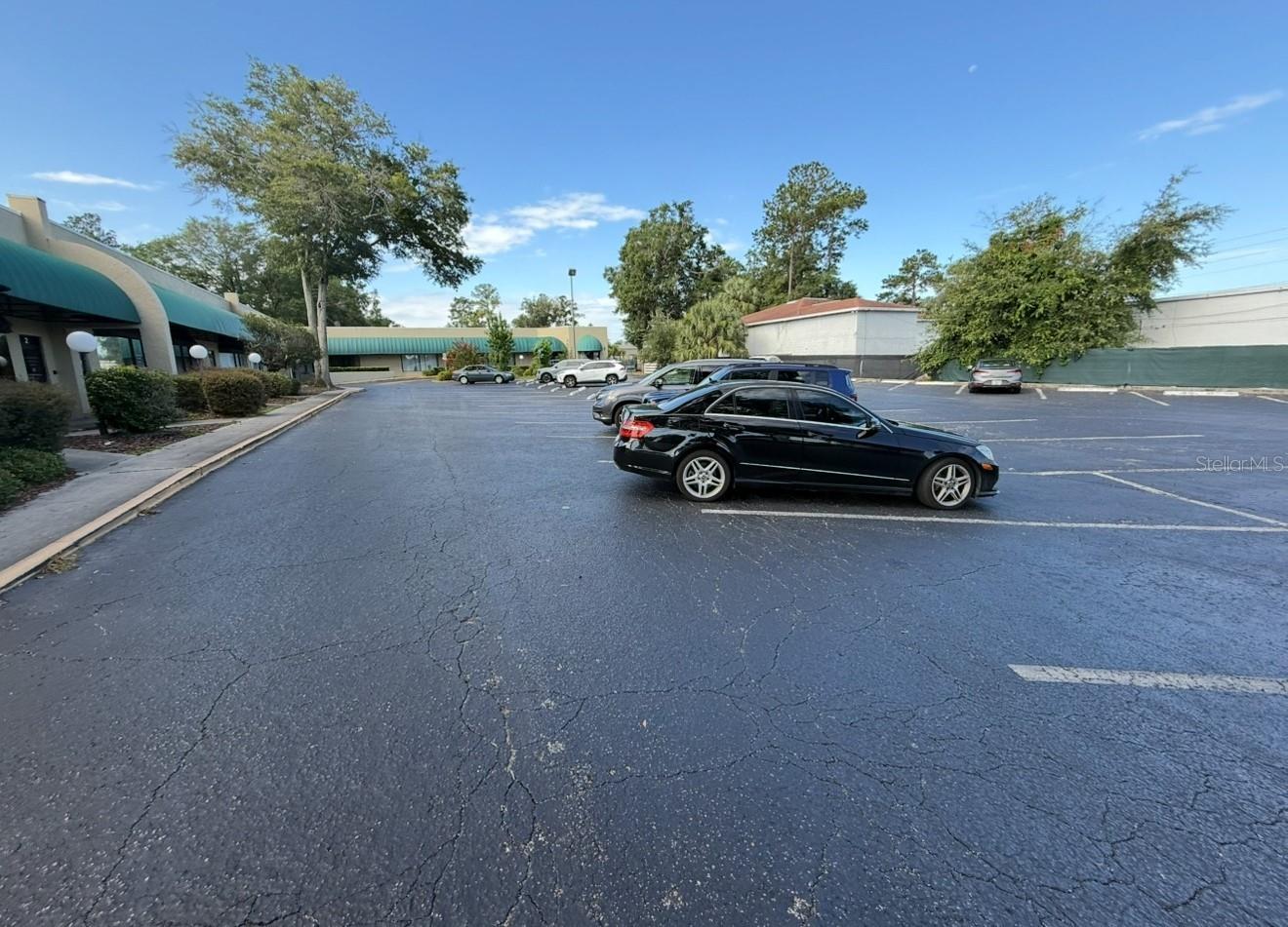 OCALA SQUARE - Commercial Lease