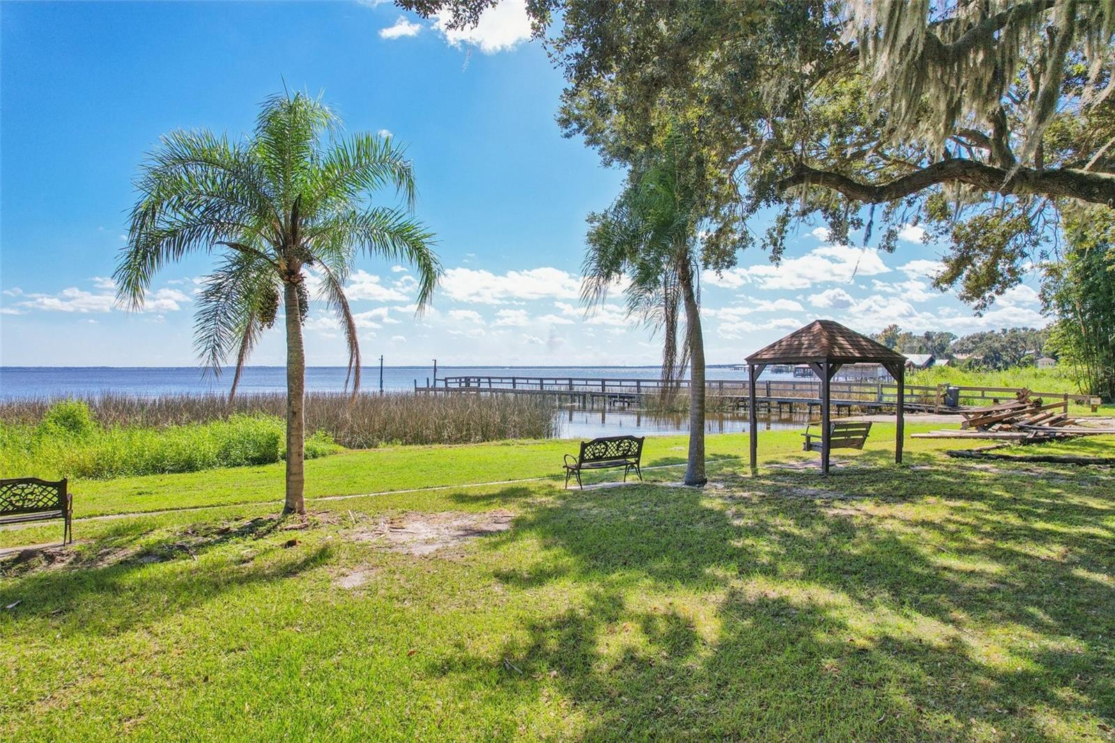 WALK IN WATER LAKE ESTATES PH 01 - Residential