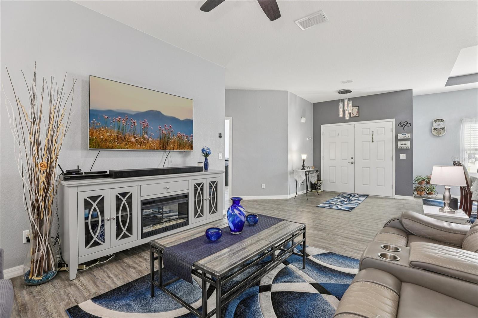 WALK IN WATER LAKE ESTATES PH 01 - Residential