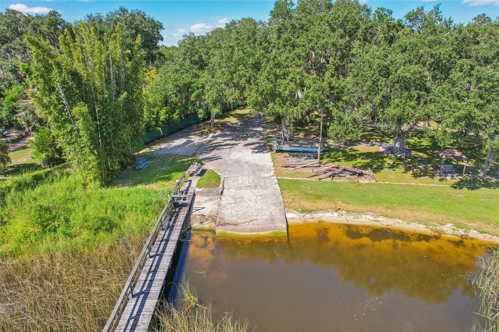 WALK IN WATER LAKE ESTATES PH 01 - Residential