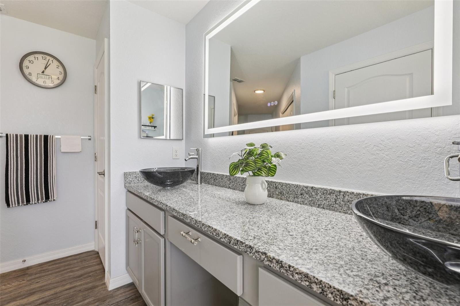 WALK IN WATER LAKE ESTATES PH 01 - Residential