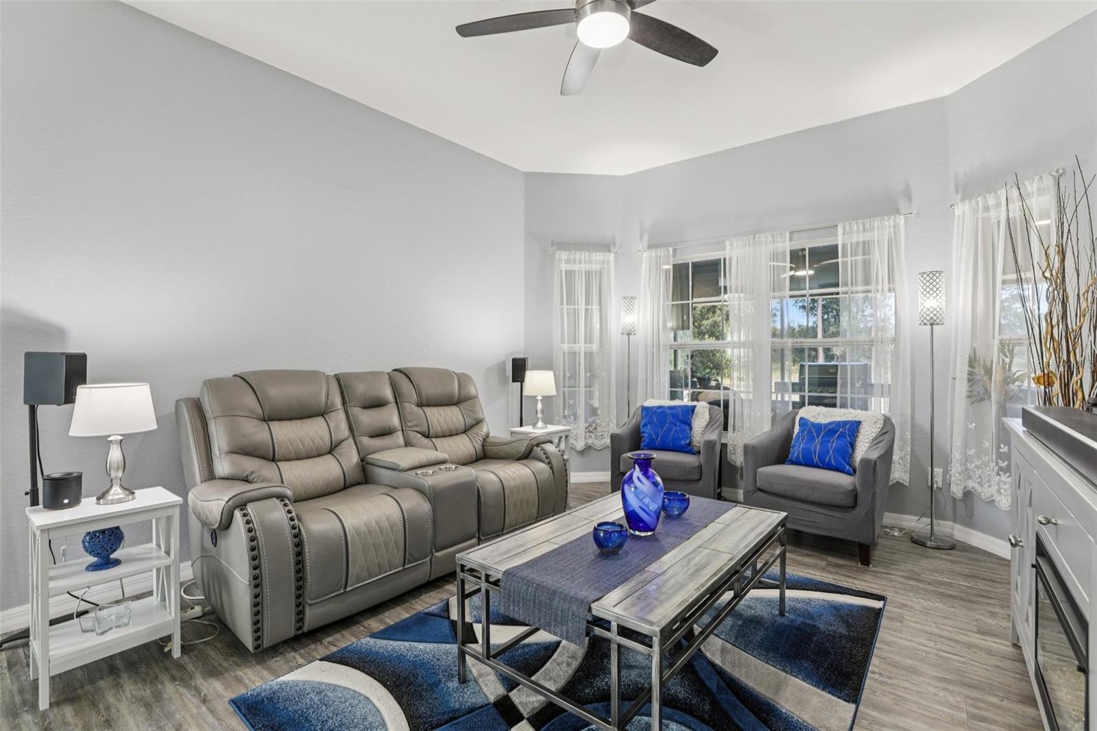 WALK IN WATER LAKE ESTATES PH 01 - Residential