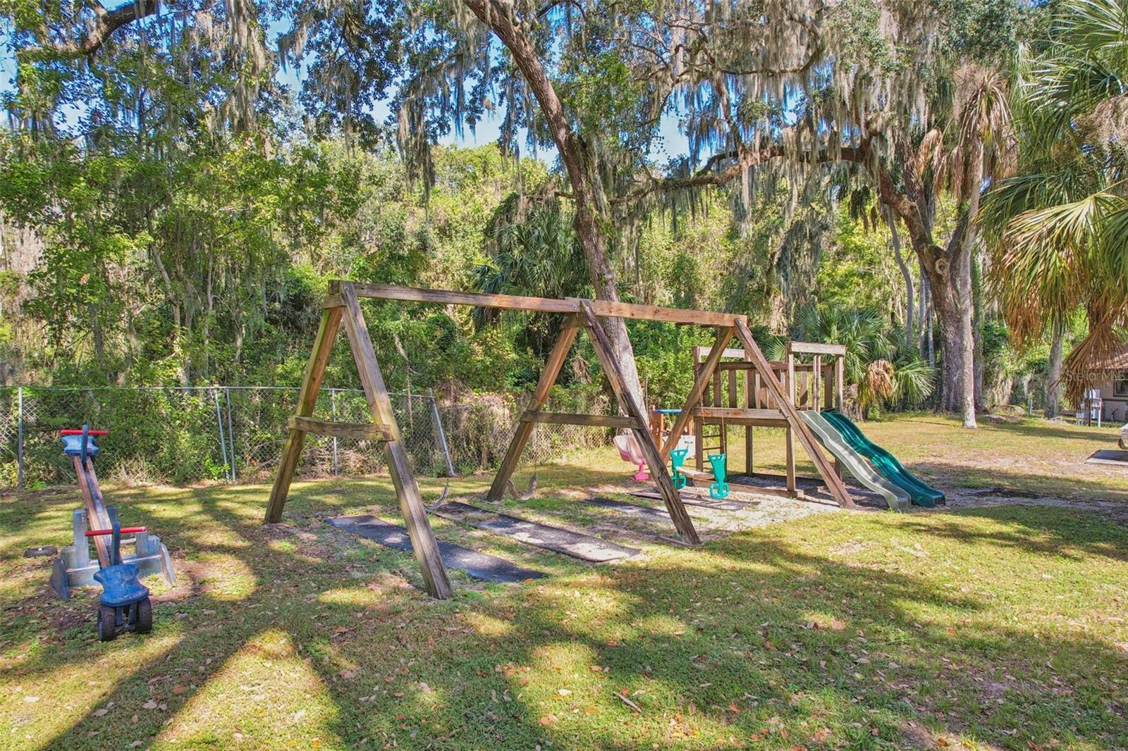 WALK IN WATER LAKE ESTATES PH 01 - Residential