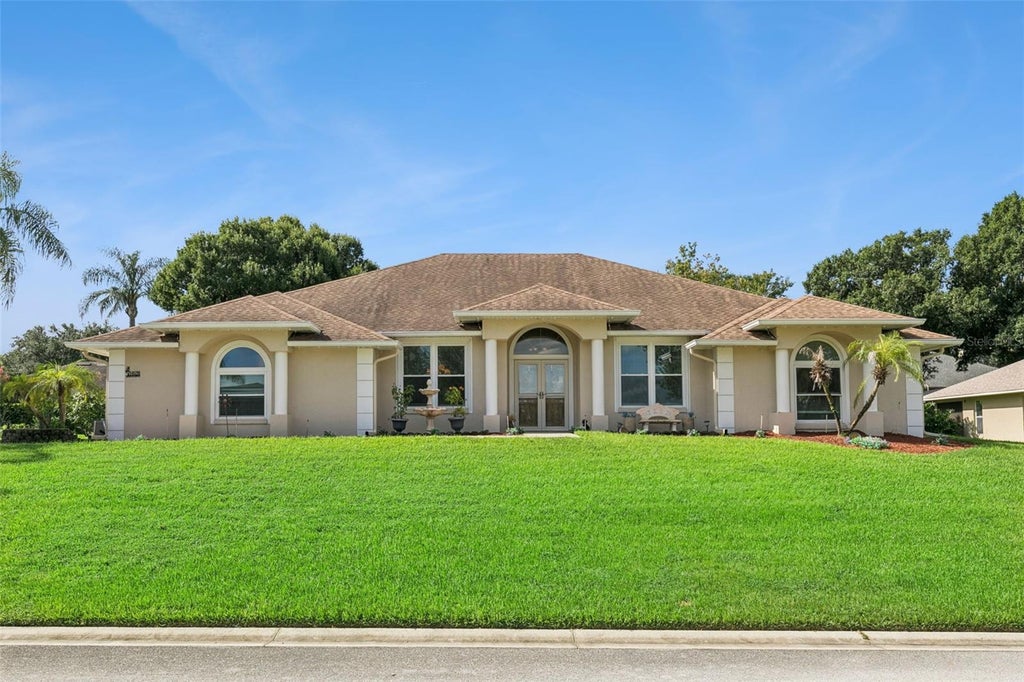 Photo of 10520 Jardim De Largo Street, Clermont, FL 34711 (MLS # G5116538)