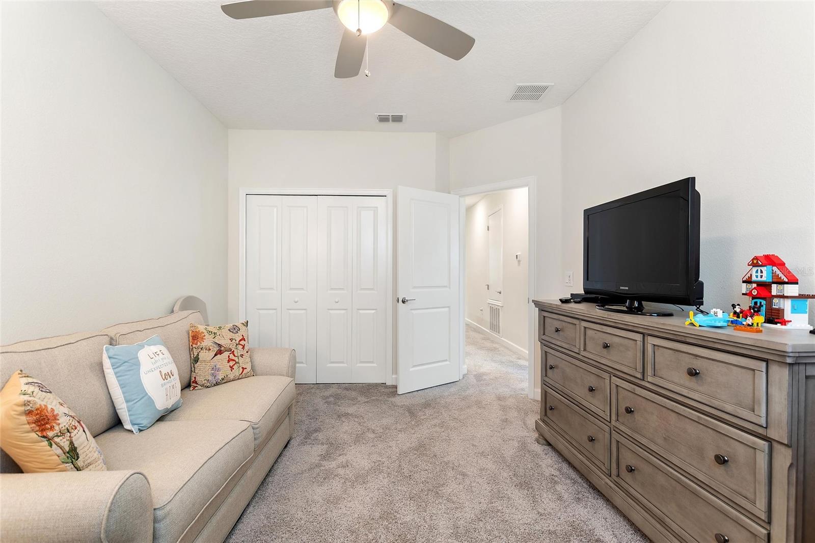 STOREY LAKE - Residential