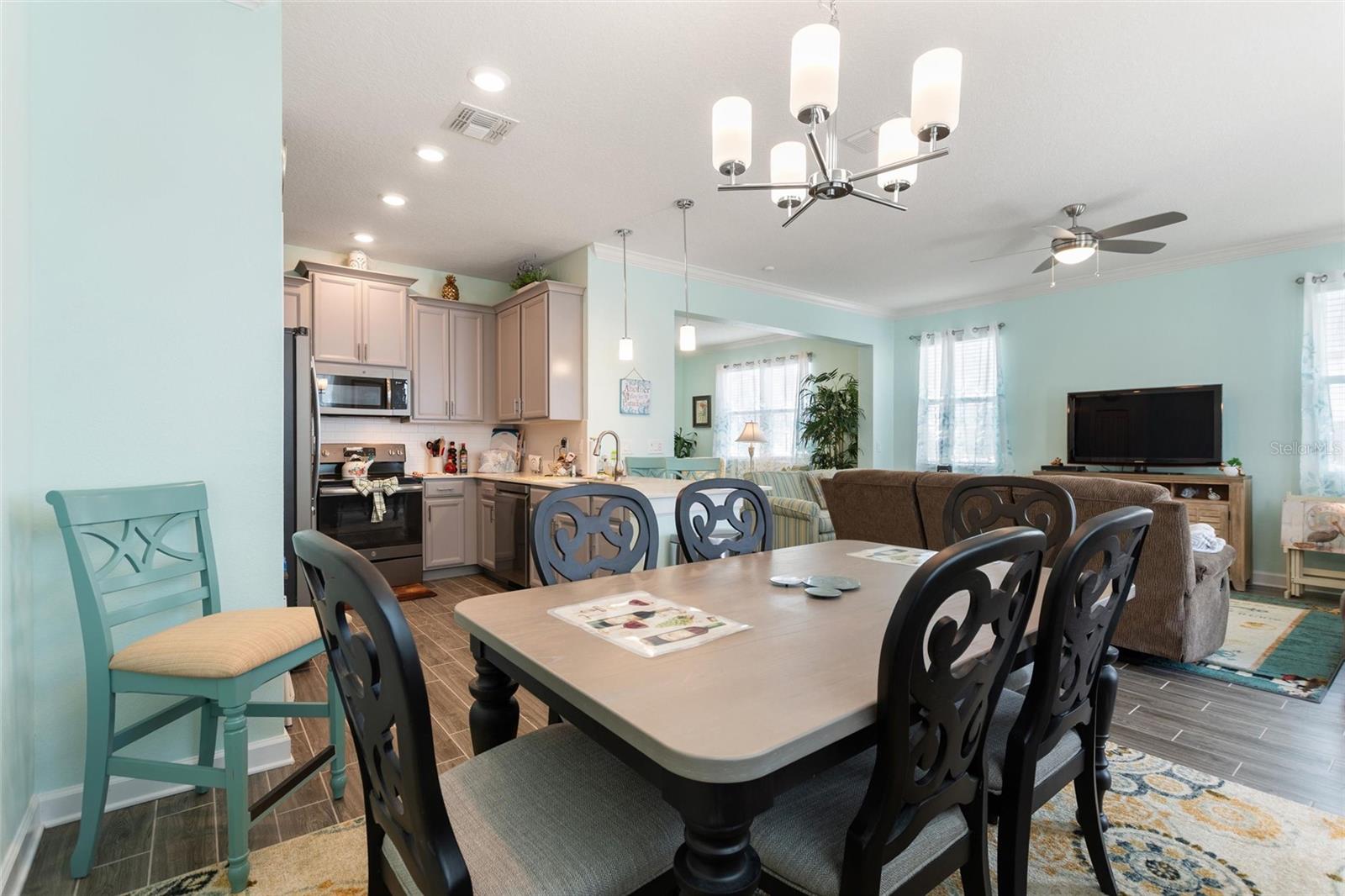 STOREY LAKE - Residential