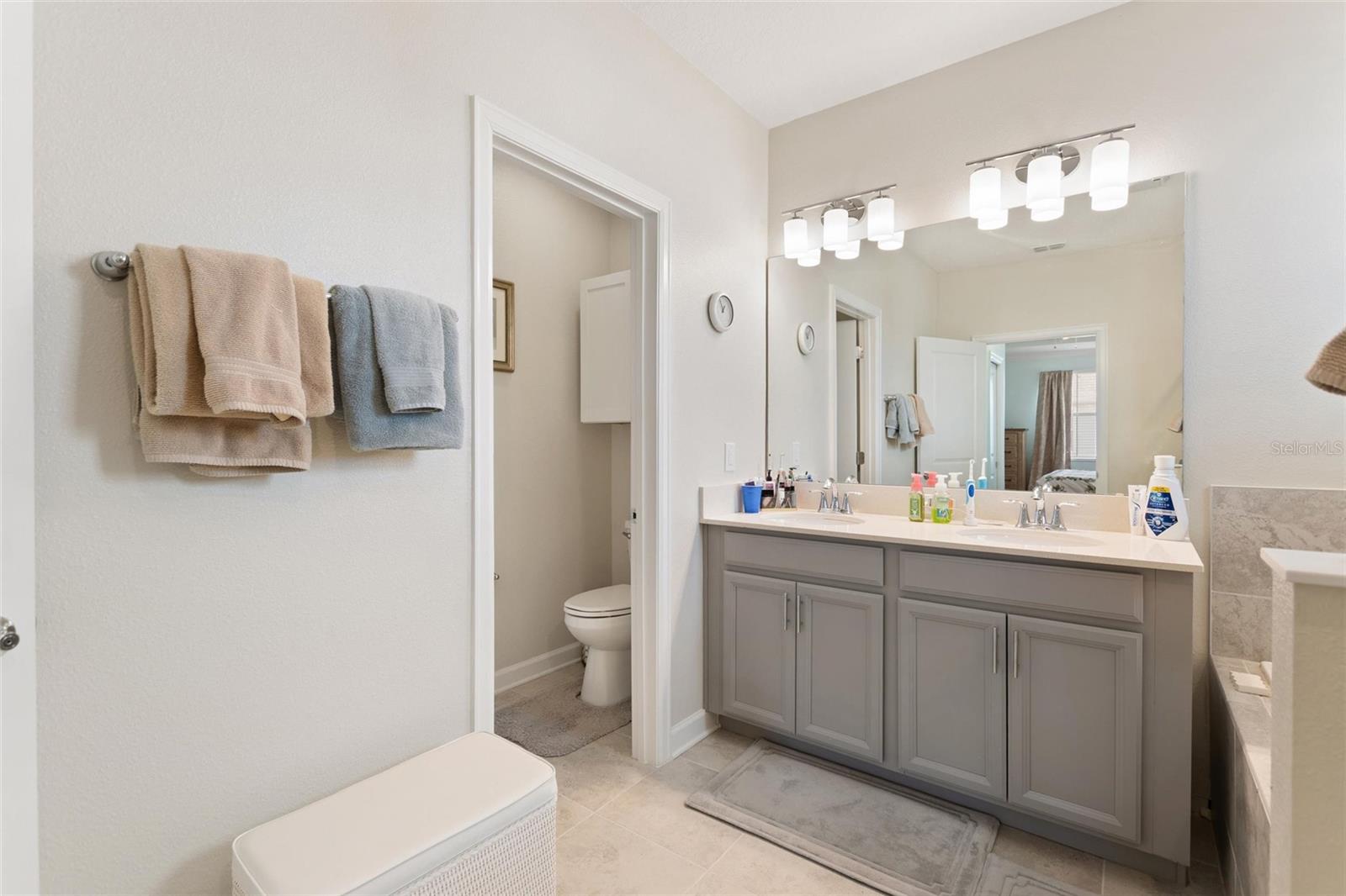 STOREY LAKE - Residential