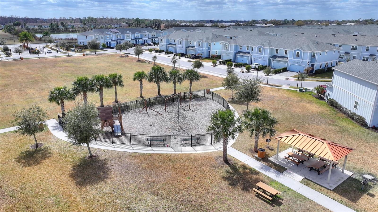 STOREY LAKE - Residential